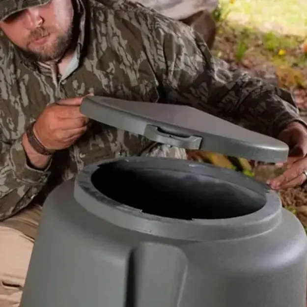 Deer Feeder Unlimited Tripod 30-Gallon